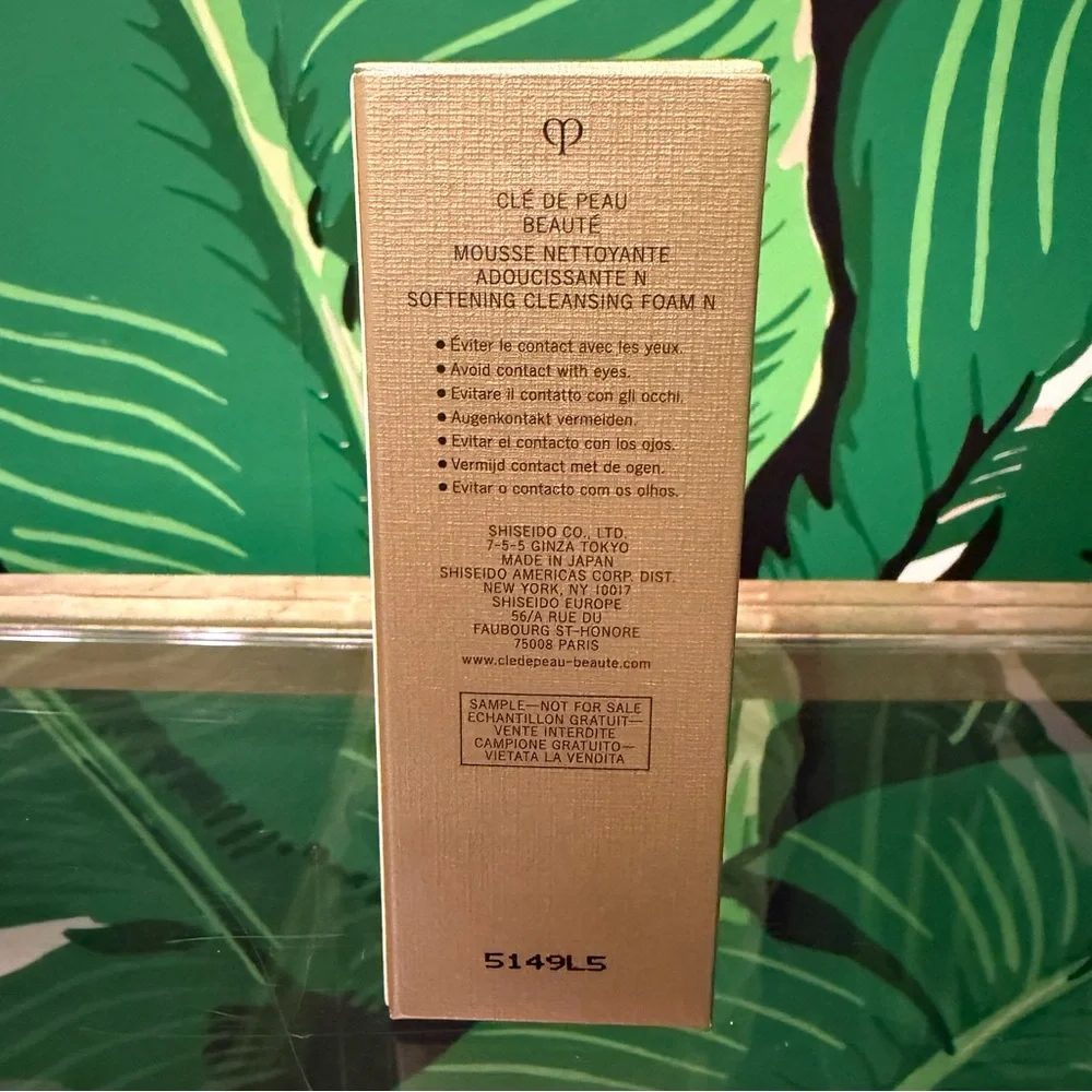NWT Cle de Peau Softening Cleansing Foam 20mL Mini